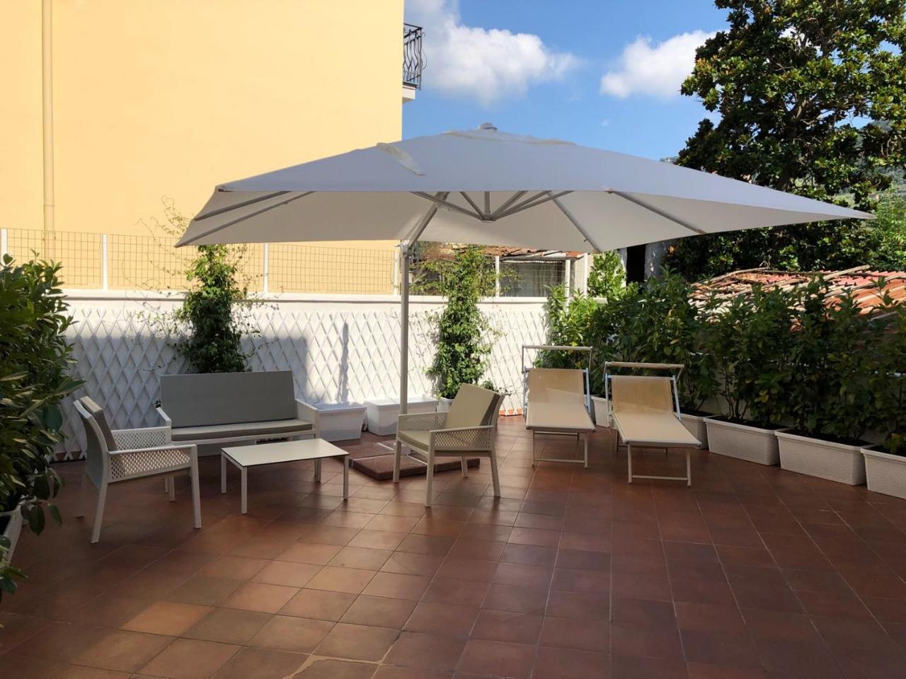 Gocce Villas - Agave Apartments Sorrento Bagian luar foto